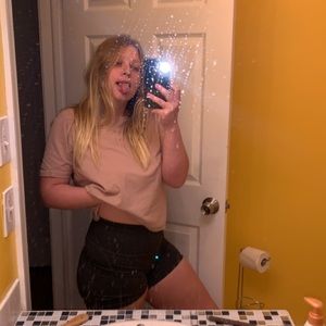 Meet your Posher, Victoria